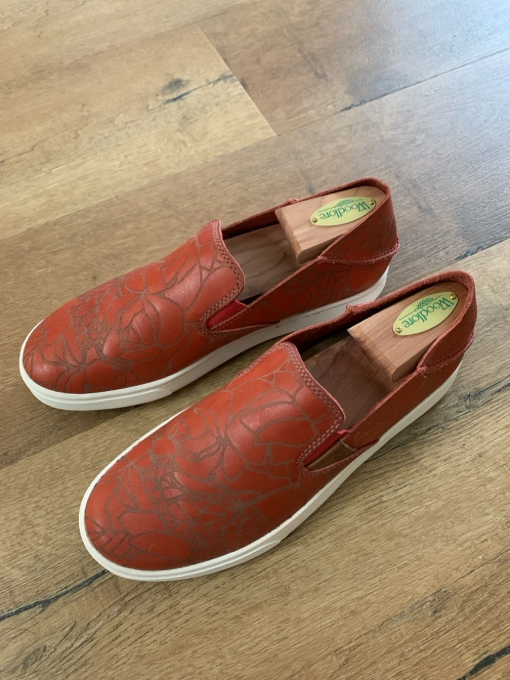 Olukai, Pehuea Lau Leather Slip On, Women size 8